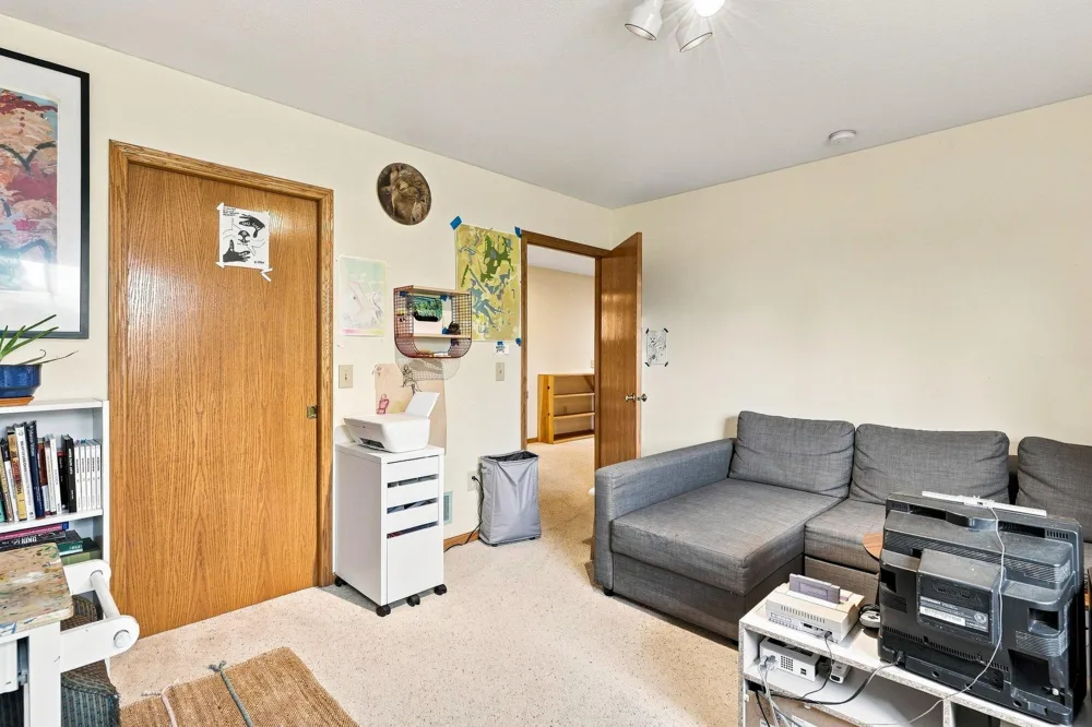 802 Saint Lawrence Drive Northfield, MN 55057