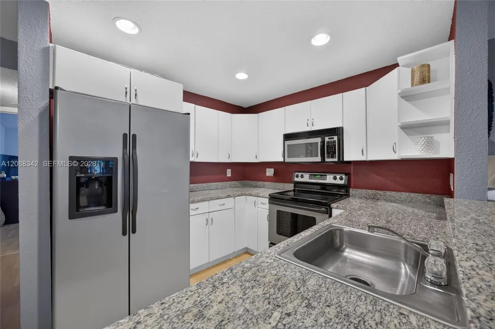 2715 NE 49th St #103 Fort Lauderdale, FL 33308