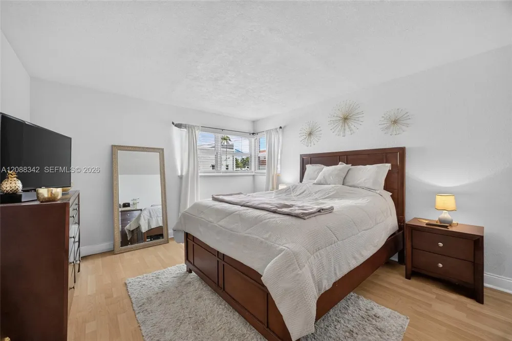 2715 NE 49th St #103 Fort Lauderdale, FL 33308