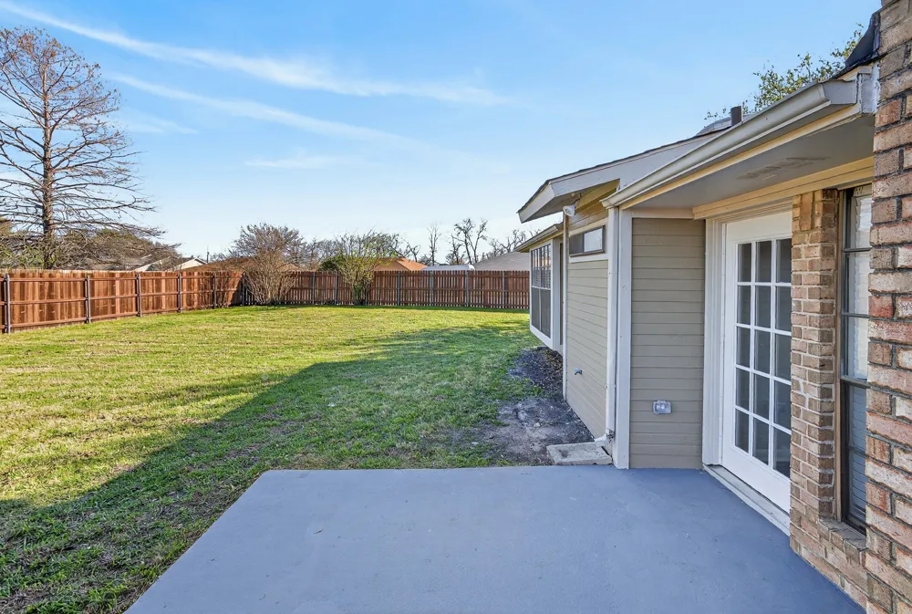 1889 TREE CREST DRIVE Lewisville, TX 75077