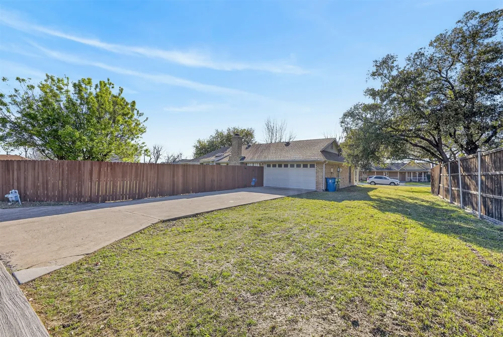 1889 TREE CREST DRIVE Lewisville, TX 75077