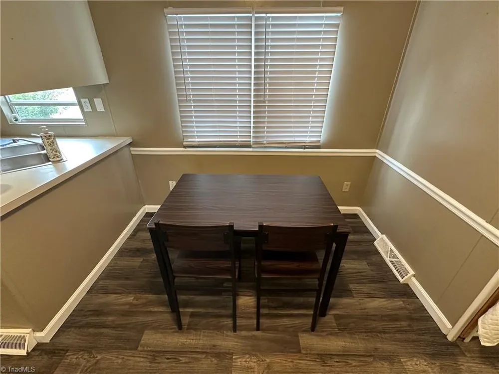 106 Deerfield Drive New London, NC 28127