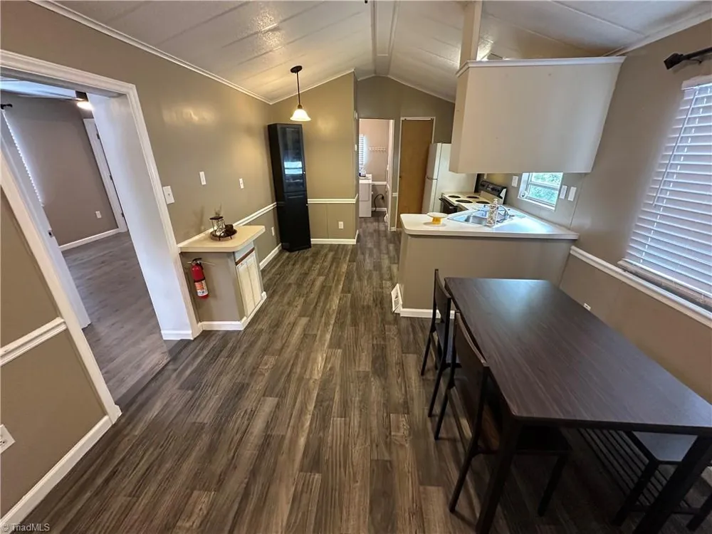 106 Deerfield Drive New London, NC 28127