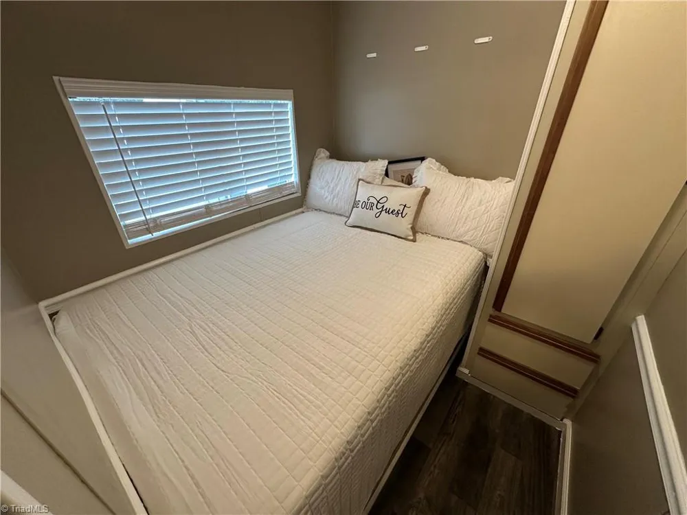 106 Deerfield Drive New London, NC 28127