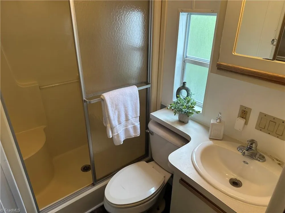 106 Deerfield Drive New London, NC 28127