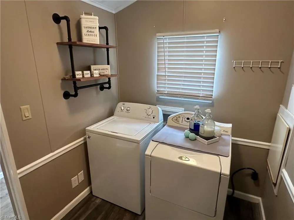 106 Deerfield Drive New London, NC 28127