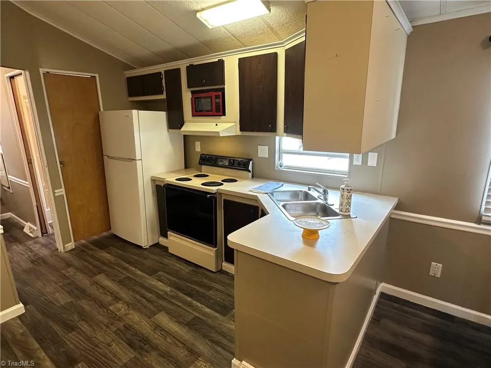 106 Deerfield Drive New London, NC 28127