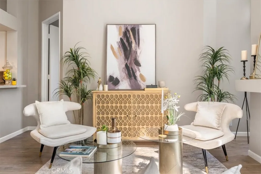 5151 Balboa #303 Encino, CA 91316