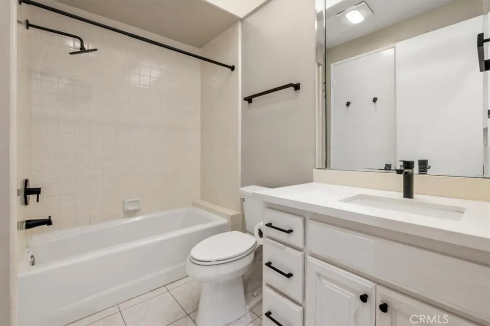 5151 Balboa #303 Encino, CA 91316