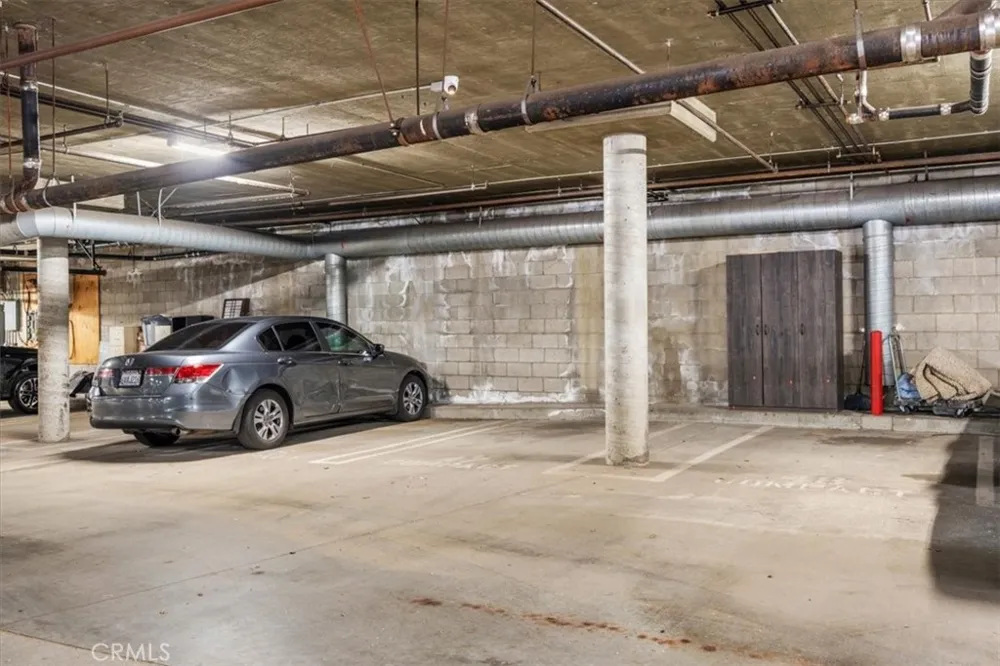 5151 Balboa #303 Encino, CA 91316