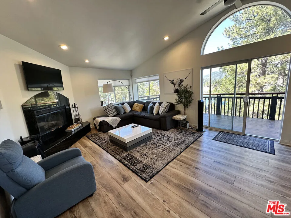 772 Cove Drive Big Bear, CA 92315