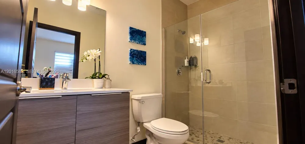 16012 NW 91st Ct Miami Lakes, FL 33018