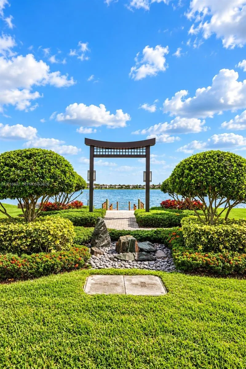 16012 NW 91st Ct Miami Lakes, FL 33018