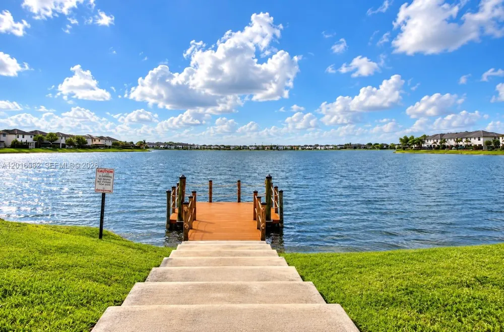 16012 NW 91st Ct Miami Lakes, FL 33018