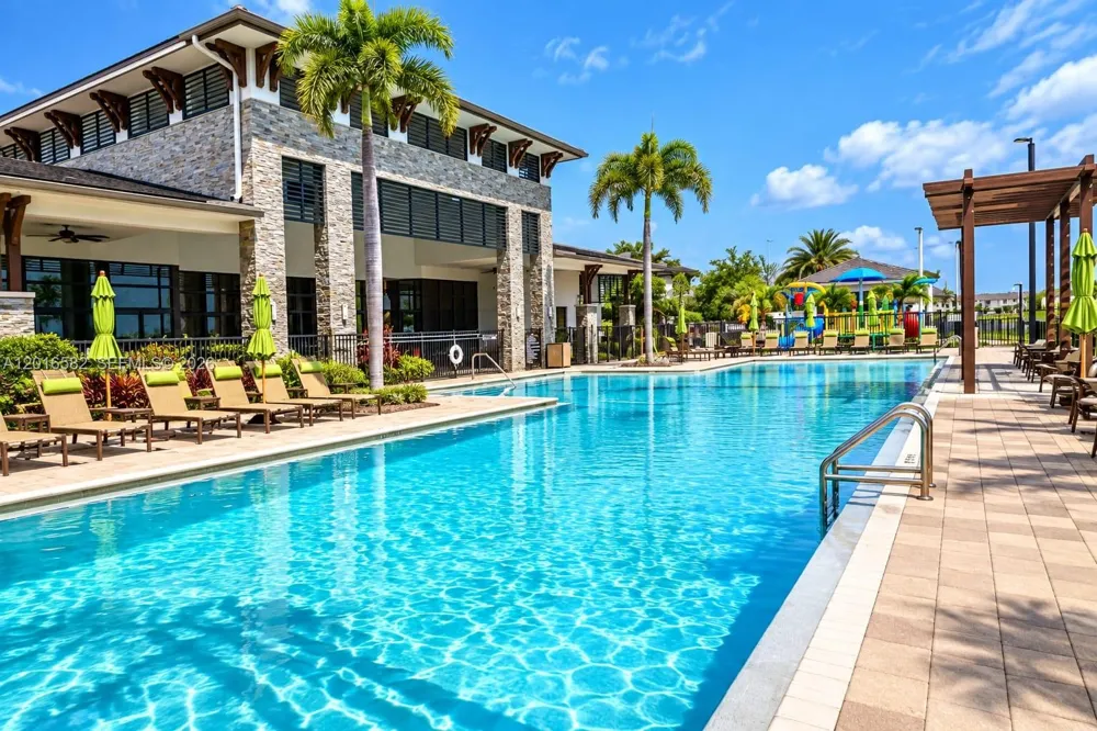 16012 NW 91st Ct Miami Lakes, FL 33018