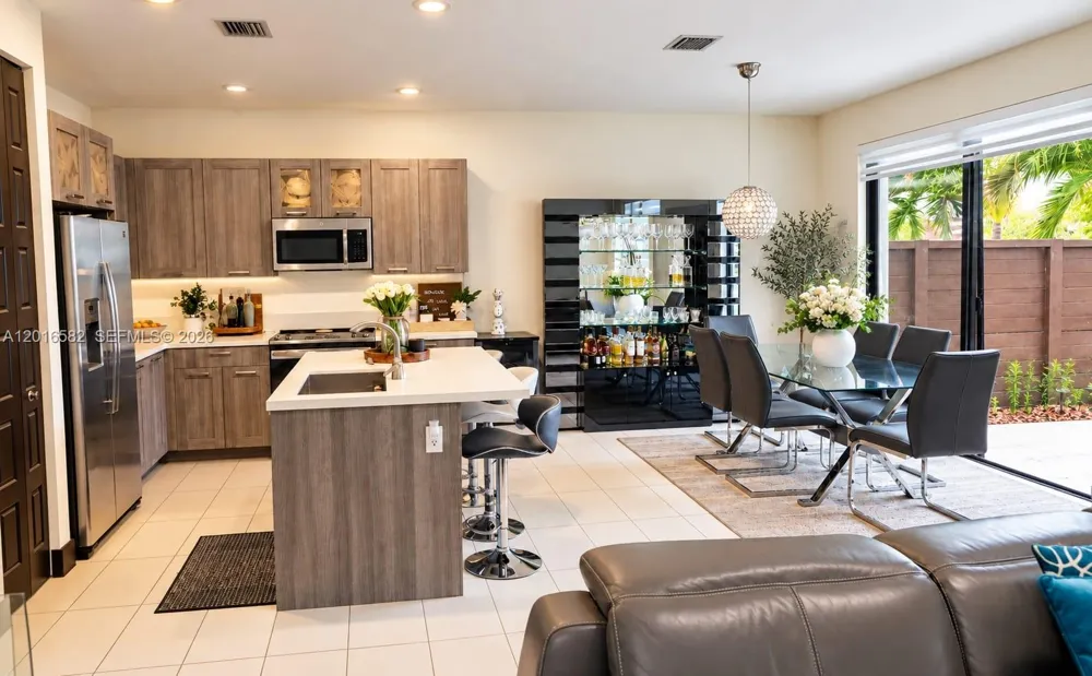 16012 NW 91st Ct Miami Lakes, FL 33018