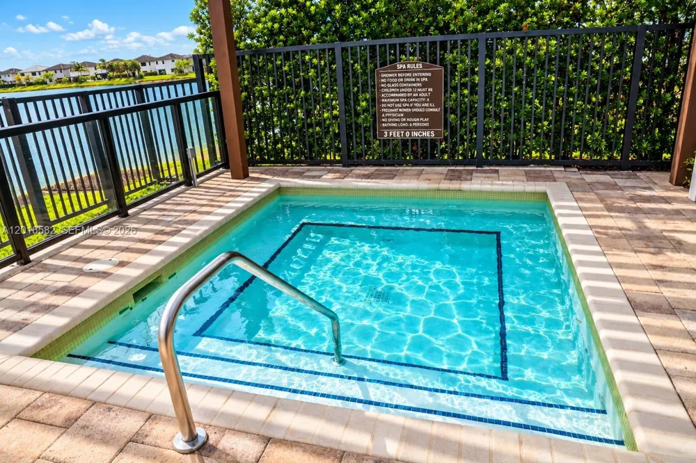 16012 NW 91st Ct Miami Lakes, FL 33018