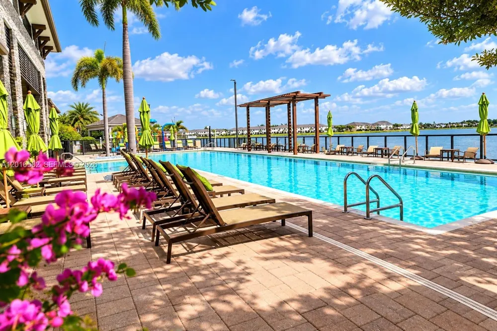 16012 NW 91st Ct Miami Lakes, FL 33018