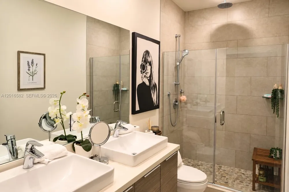 16012 NW 91st Ct Miami Lakes, FL 33018