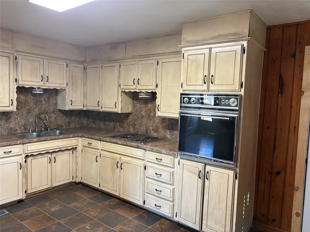 107 Walker Bokchito, OK 74726