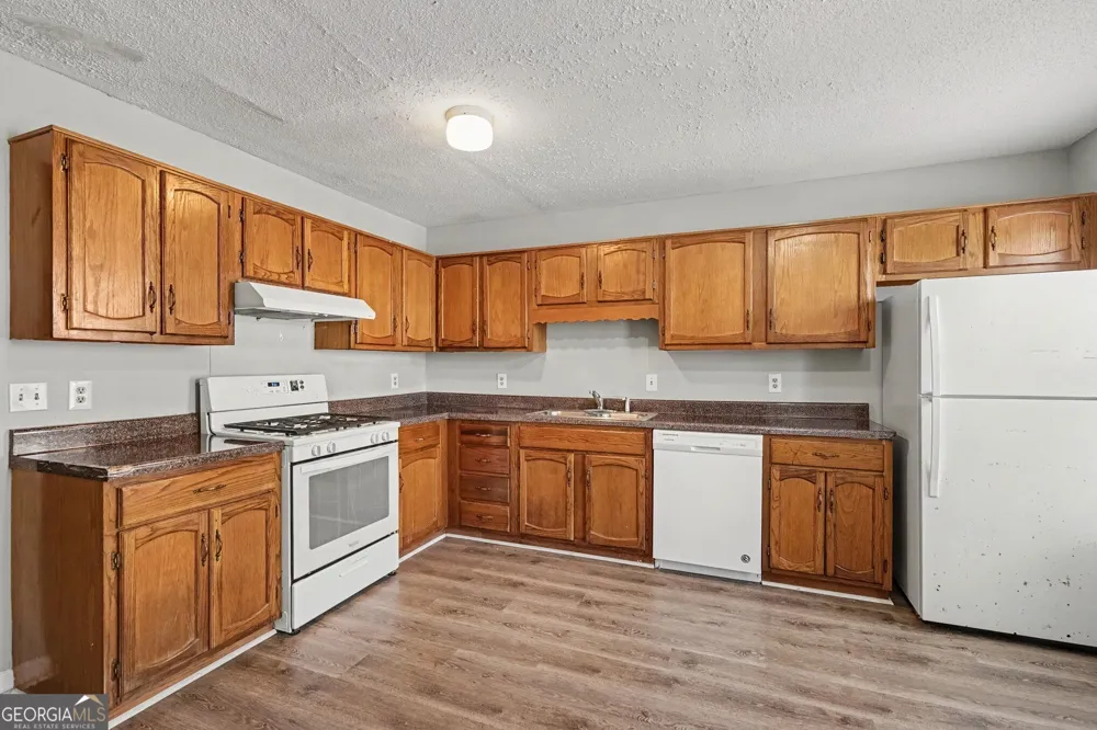 2058 Charter LN Lithonia, GA 30058
