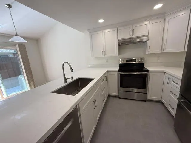 20268 Northwest Square Cupertino, CA 95014