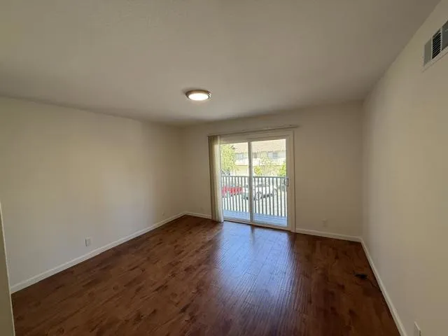 20268 Northwest Square Cupertino, CA 95014