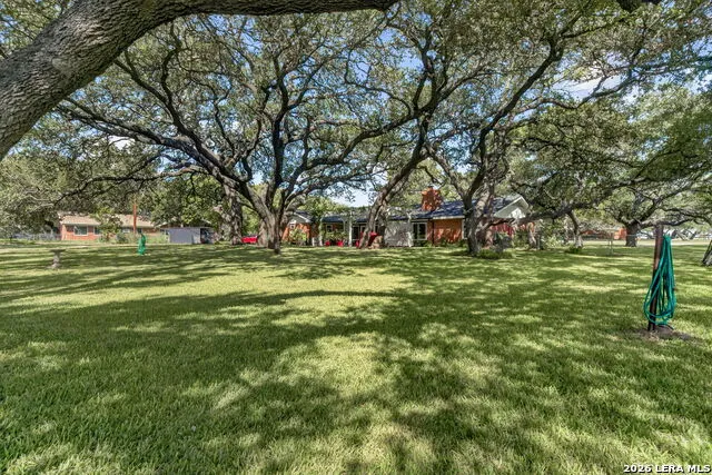 1205 YELLOWSTONE ST Pleasanton, TX 78064