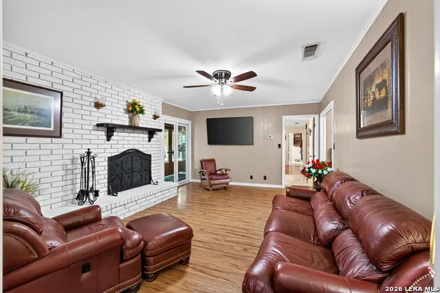1205 YELLOWSTONE ST Pleasanton, TX 78064