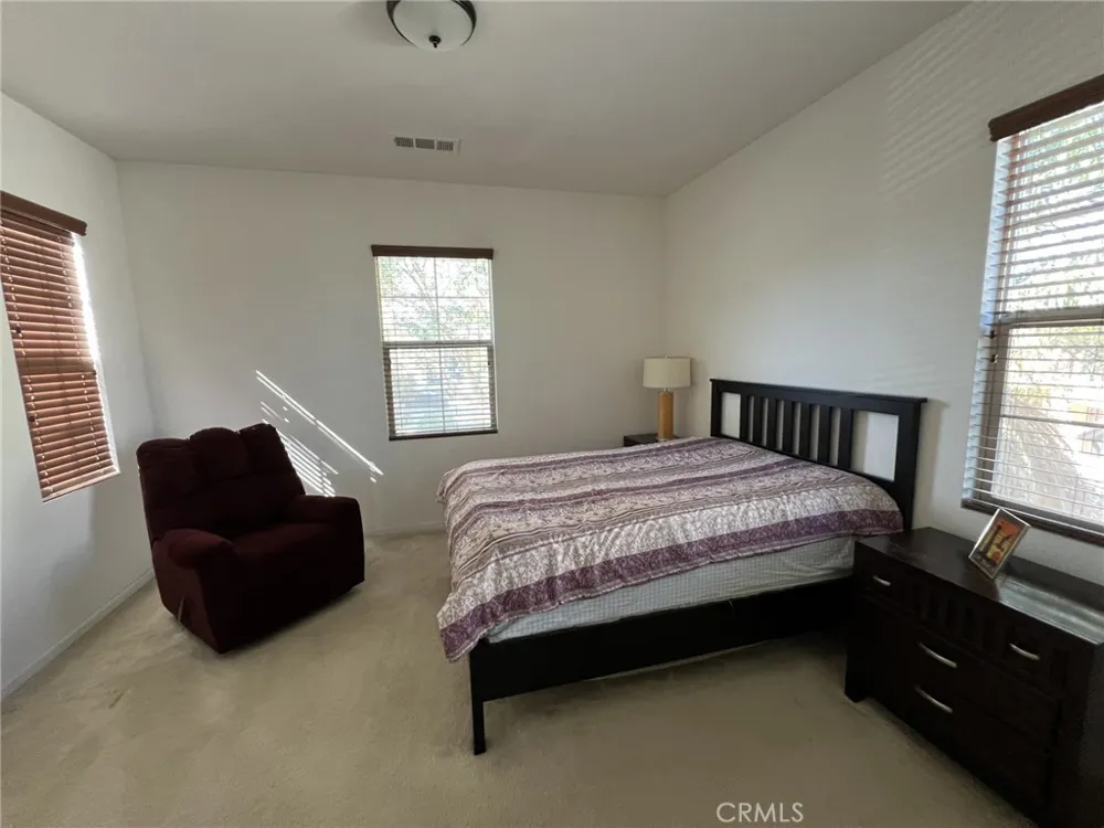 2782 E Thompson Ontario, CA 91762