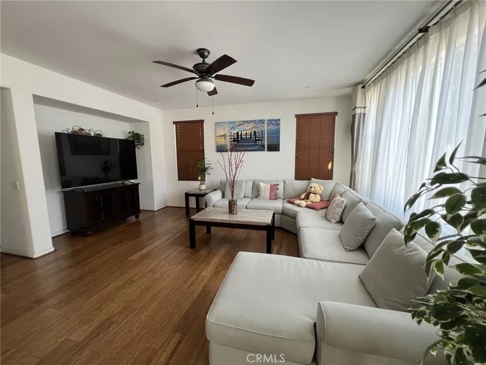2782 E Thompson Ontario, CA 91762