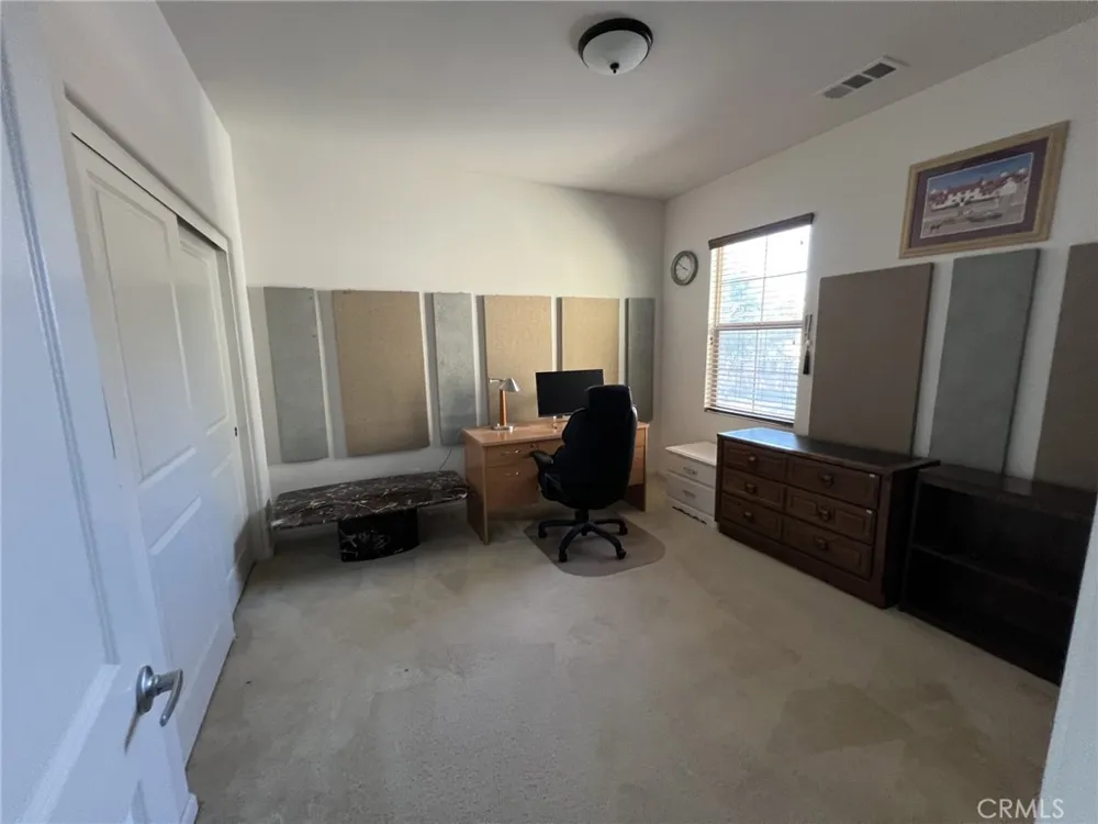 2782 E Thompson Ontario, CA 91762