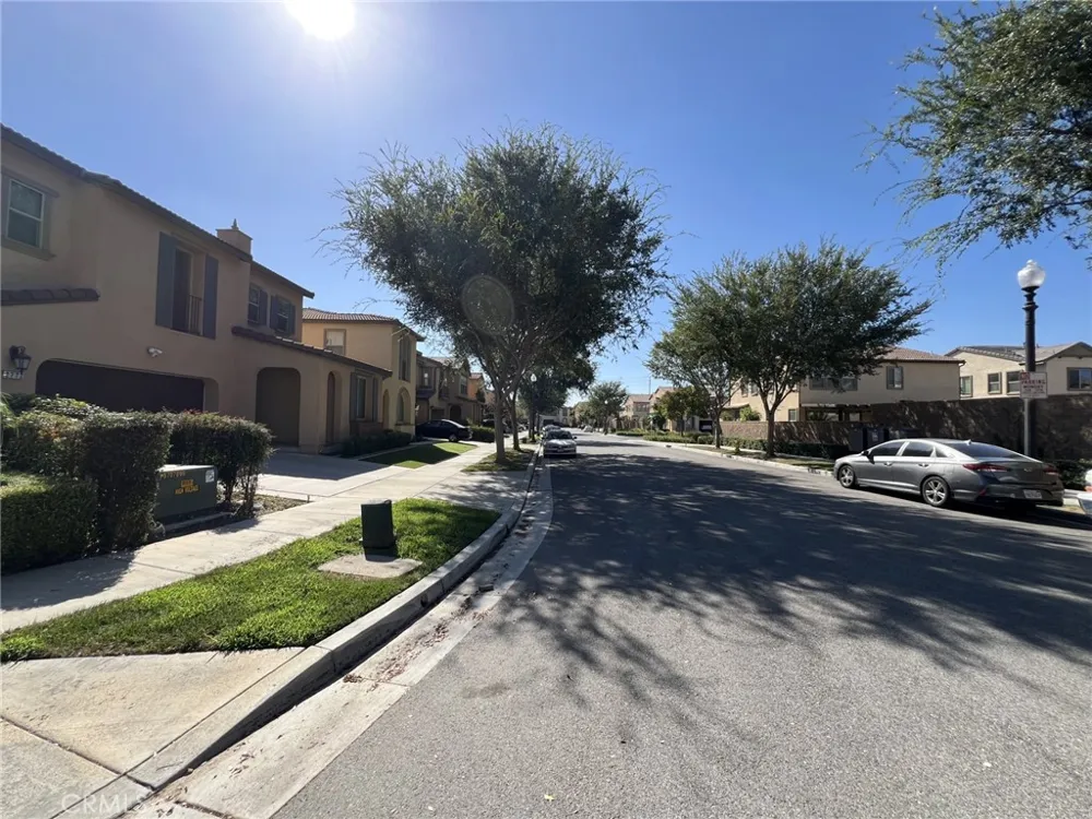 2782 E Thompson Ontario, CA 91762