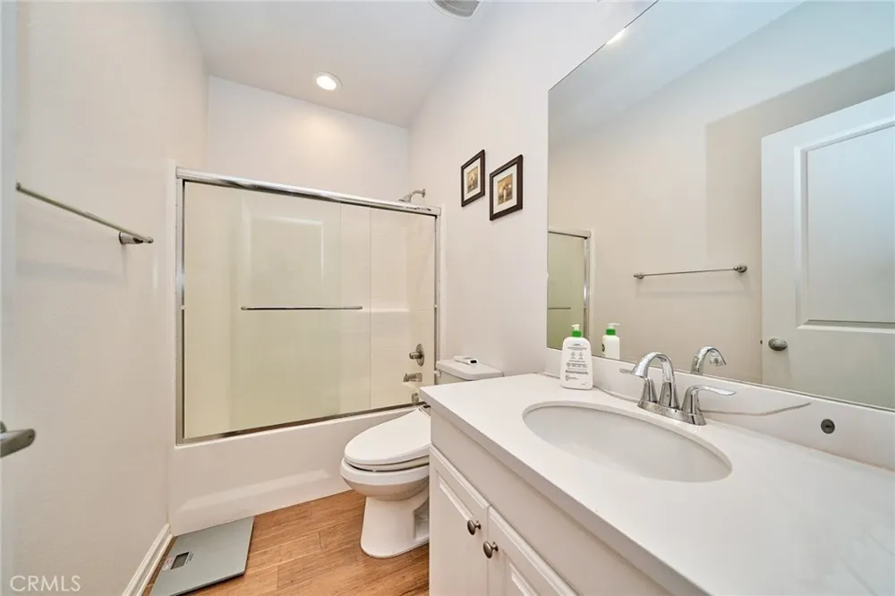 2782 E Thompson Ontario, CA 91762