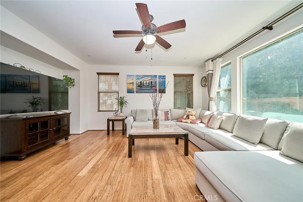 2782 E Thompson Ontario, CA 91762