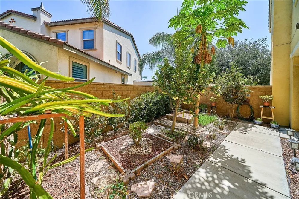 2782 E Thompson Ontario, CA 91762