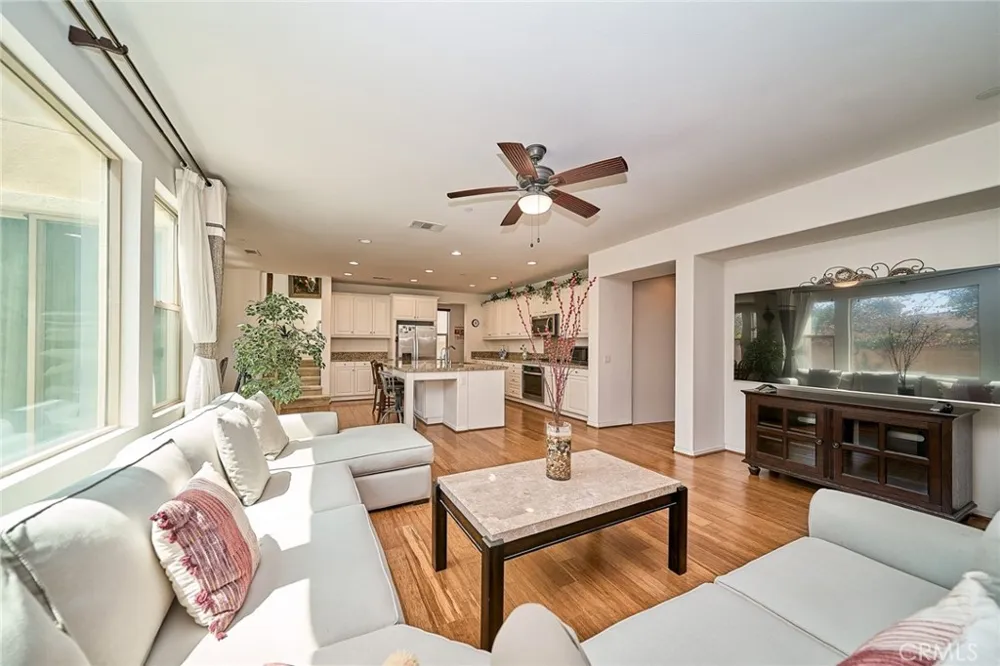 2782 E Thompson Ontario, CA 91762