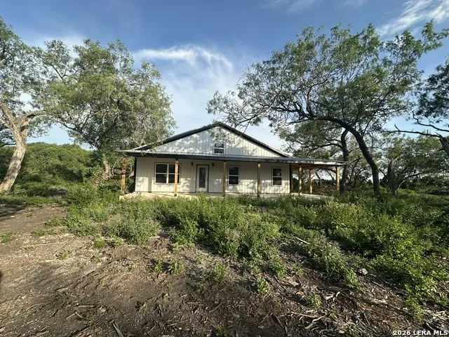2379 COUNTY ROAD 185 Karnes City, TX 78118
