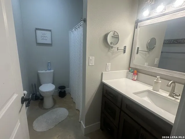 2379 COUNTY ROAD 185 Karnes City, TX 78118