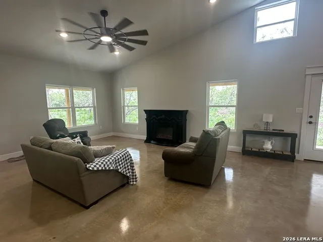2379 COUNTY ROAD 185 Karnes City, TX 78118