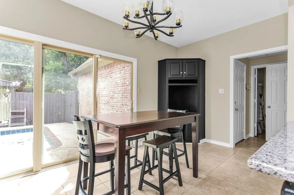1909 Highland Park Circle Denton, TX 76205