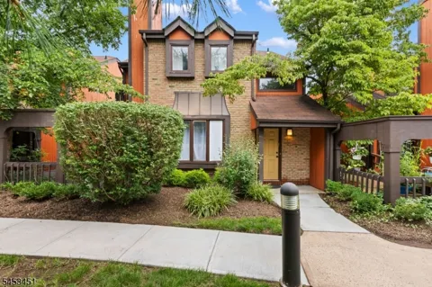 142 Riverbend Dr