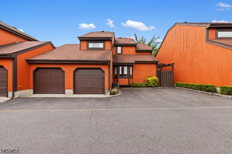 142 Riverbend Dr North Brunswick, NJ 08902