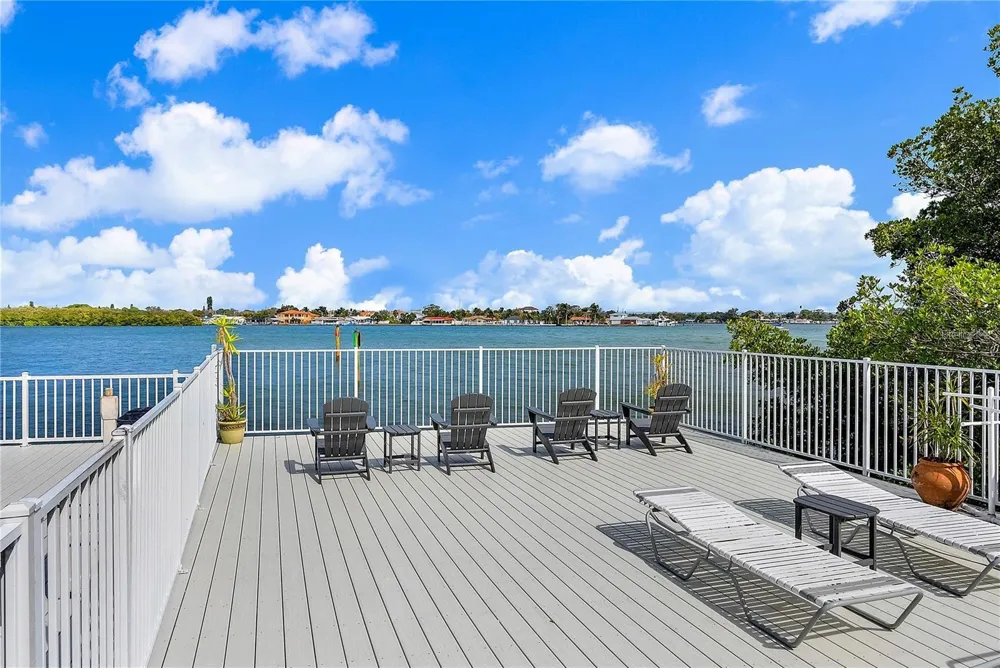1859 SHORE DRIVE S #309 South Pasadena, FL 33707