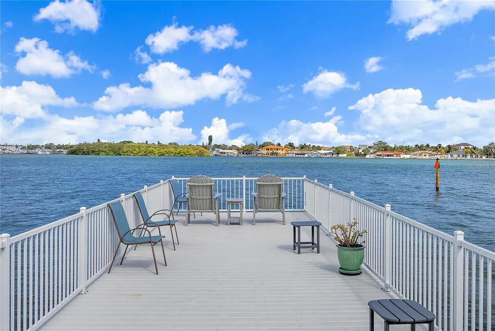 1859 SHORE DRIVE S #309 South Pasadena, FL 33707