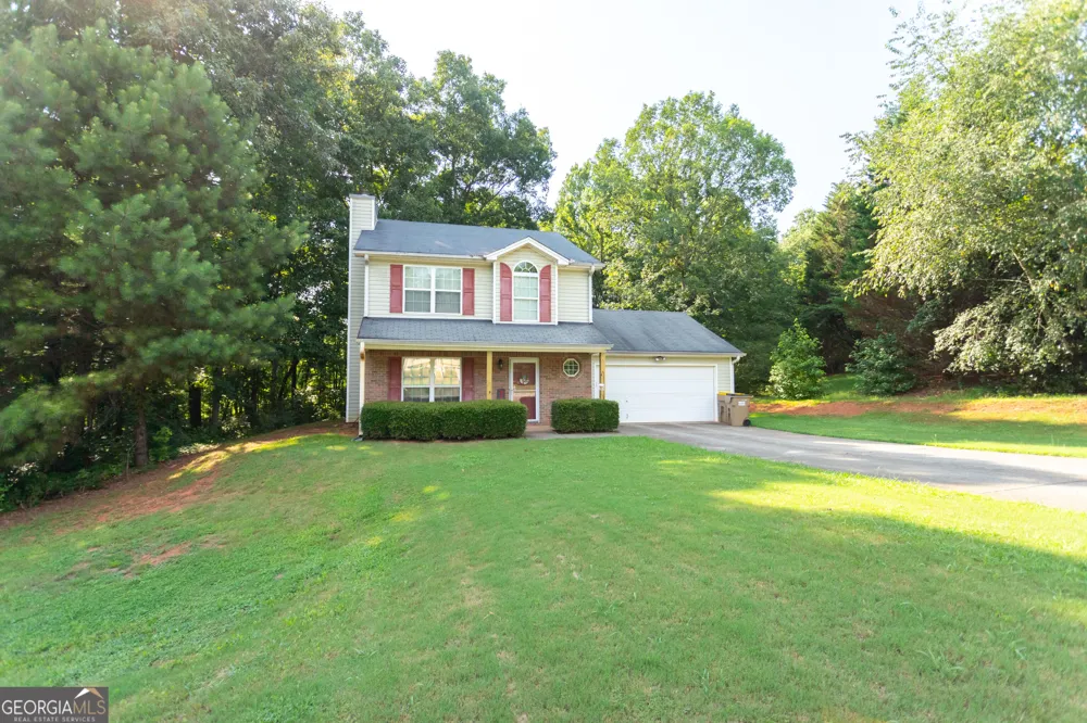 1537 Cardinal LN Winder, GA 30680