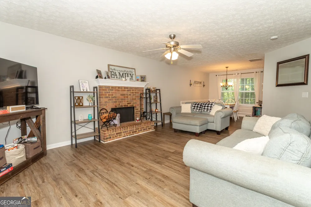1537 Cardinal LN Winder, GA 30680