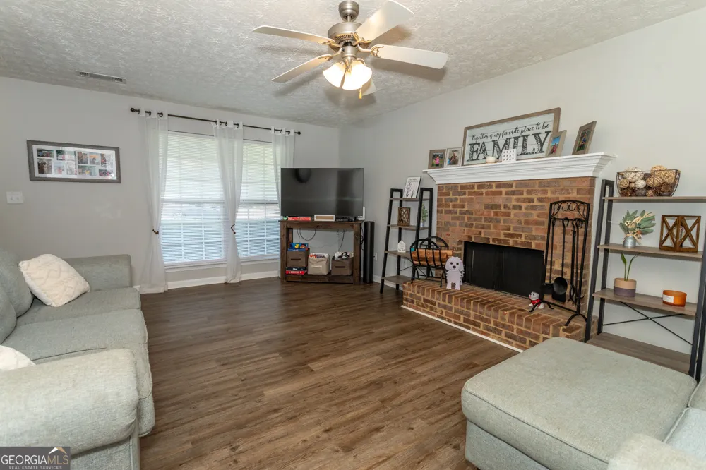 1537 Cardinal LN Winder, GA 30680