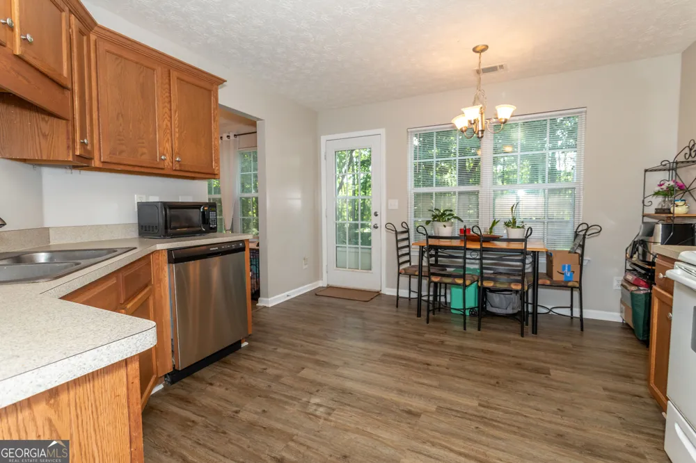 1537 Cardinal LN Winder, GA 30680