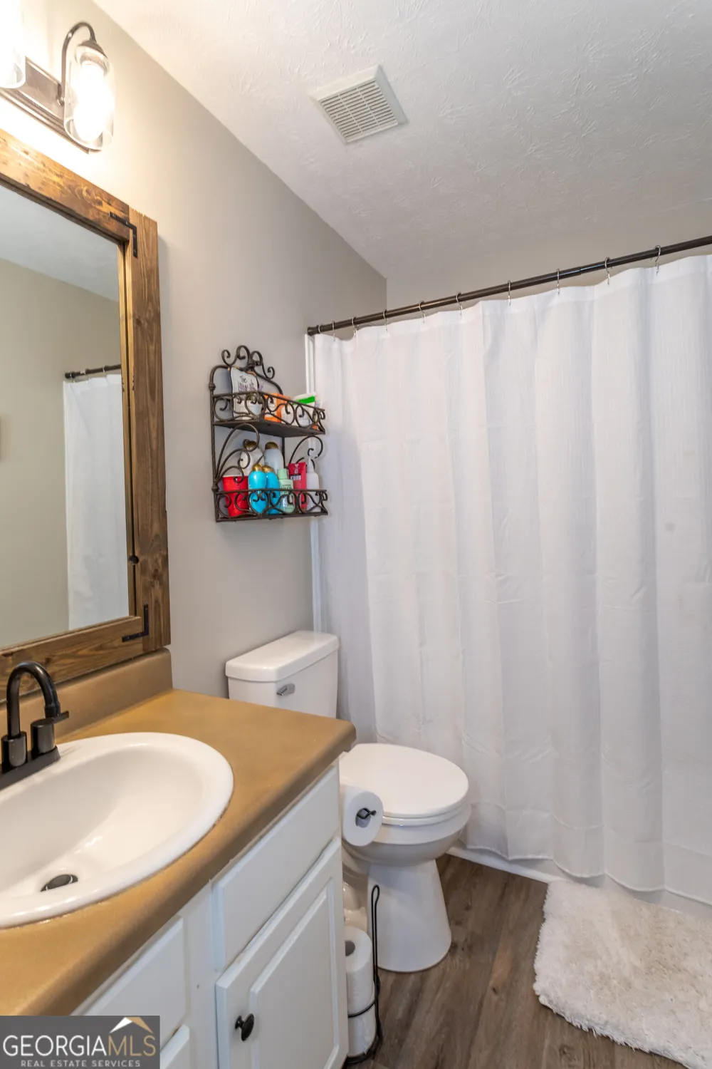 1537 Cardinal LN Winder, GA 30680